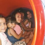 Crianças se divertindo em túnel, em buffet infantil Zona Norte SP